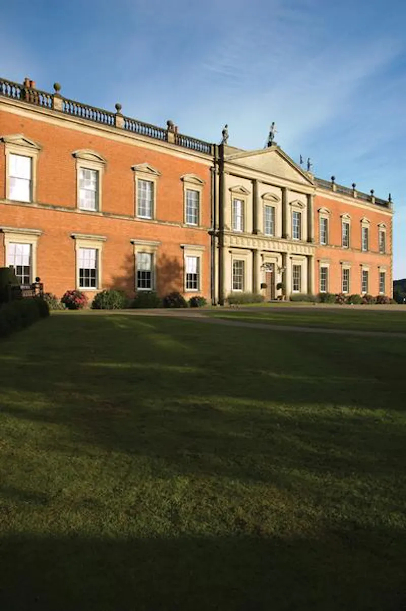 Grand estate with chapel in Willington, A1381 (photo 45)
