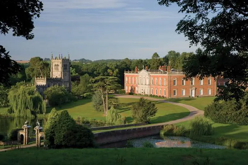 Grand estate with chapel in Willington, A1381 (photo 50)