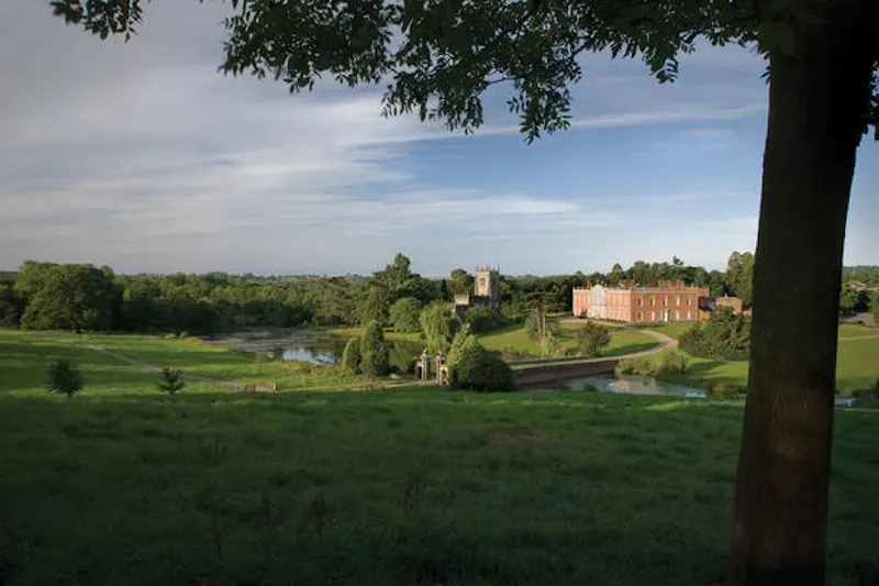 Grand estate with chapel in Willington, A1381 (photo 51)