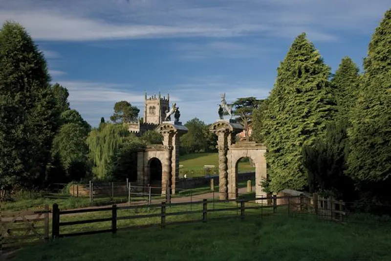 Grand estate with chapel in Willington, A1381 (photo 53)