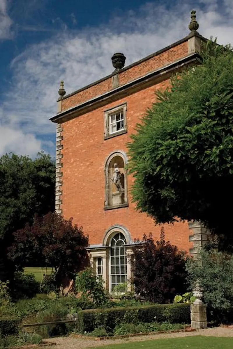 Grand estate with chapel in Willington, A1381 (photo 57)