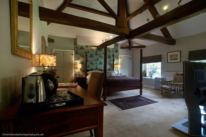 Beams at Luxurious Willington manor house, A1382 (photo 14)