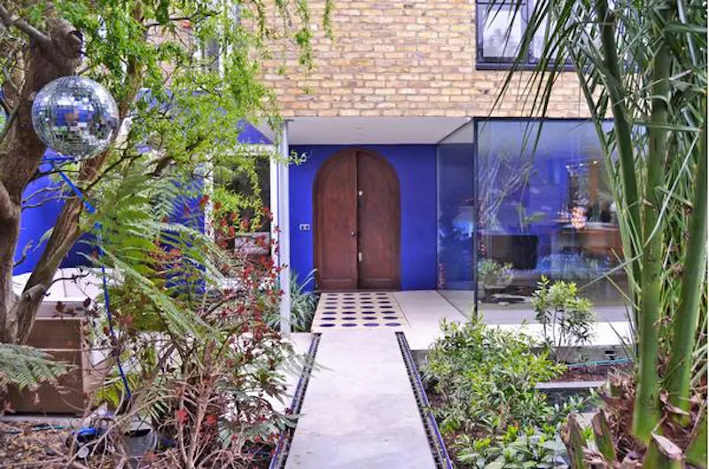 Garden at Balham tropical cube house, K401 (photo 3)