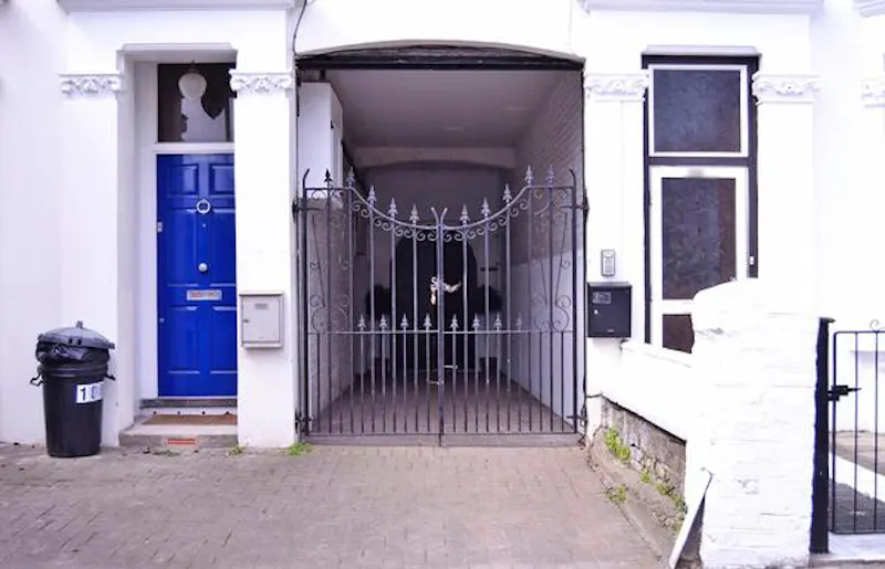 Balham tropical cube house, K401 (photo 1)
