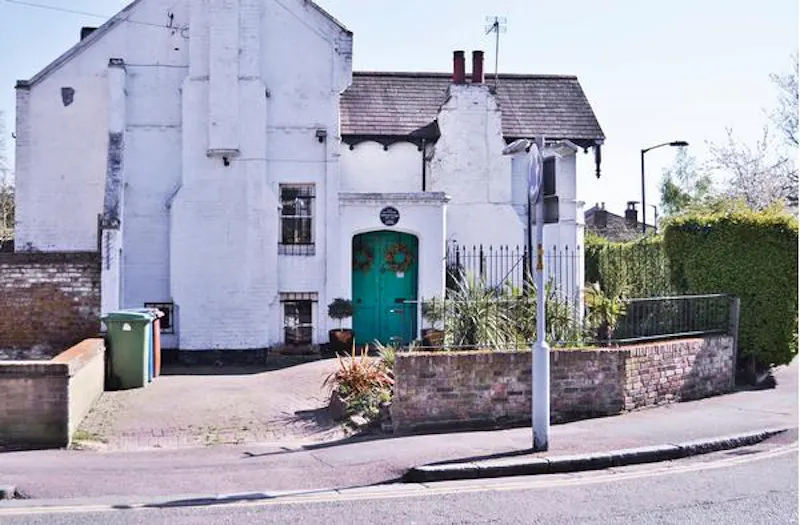 Delightful Peckham house, B1679 (photo 1)
