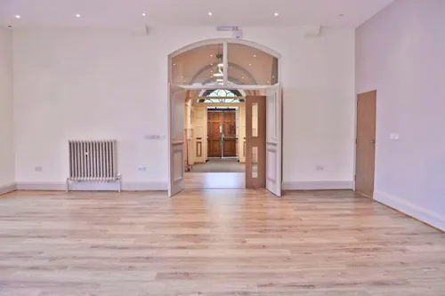 Empty Victorian school in Beckenham, Q107