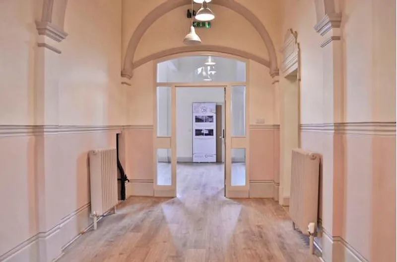 Corridor at Empty Victorian school in Beckenham, Q107 (photo 11)