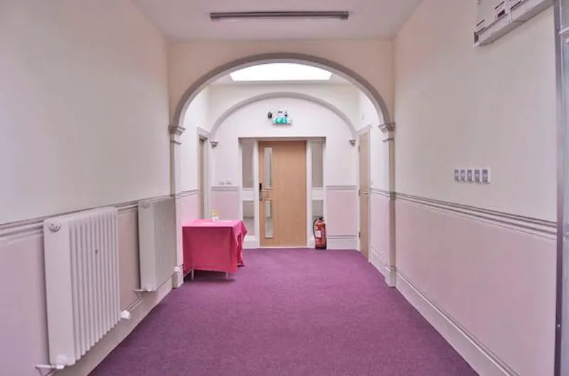 Corridor at Empty Victorian school in Beckenham, Q107 (photo 32)
