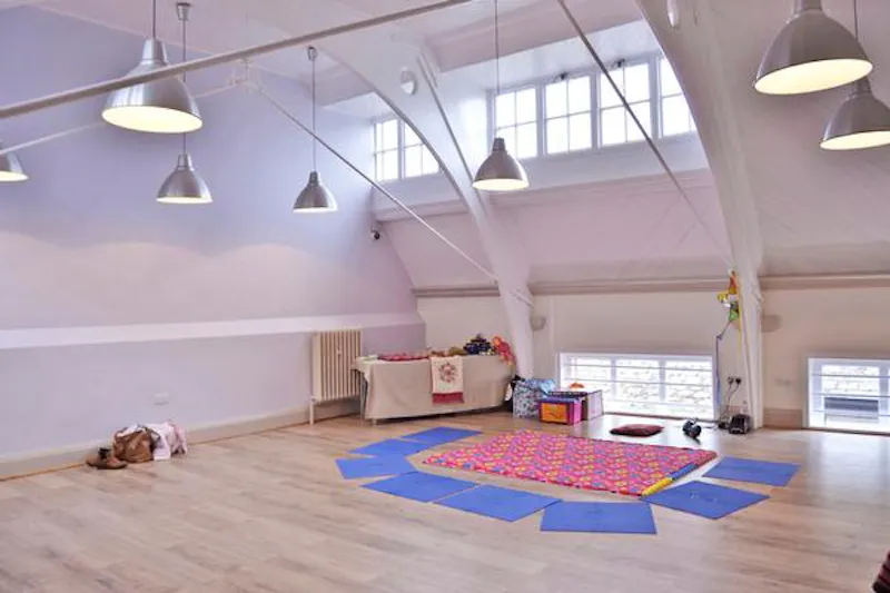 Empty Victorian school in Beckenham, Q107 (photo 42)