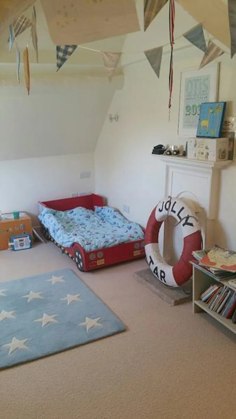 Bedroom - child's at Film location C857 in Gloucestershire (photo 23)