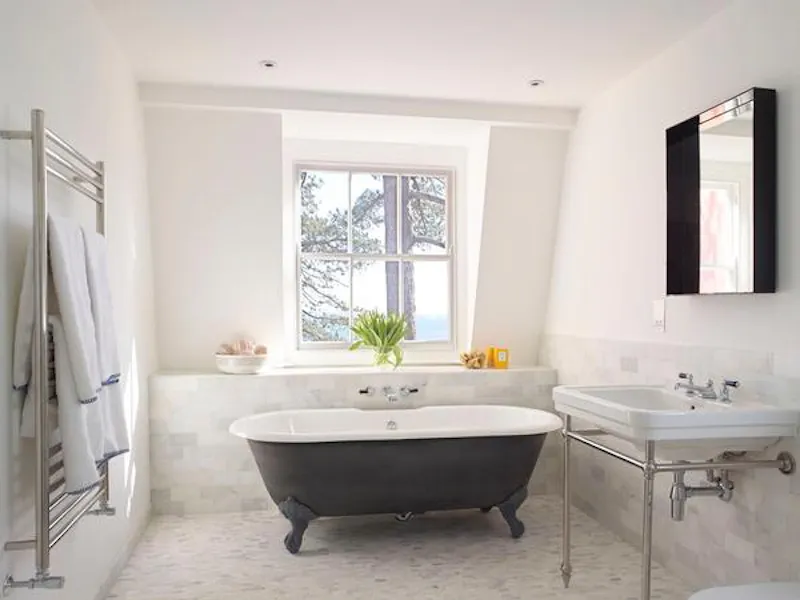Bathroom at Shoot and stay Salcombe home, E416 (photo 18)