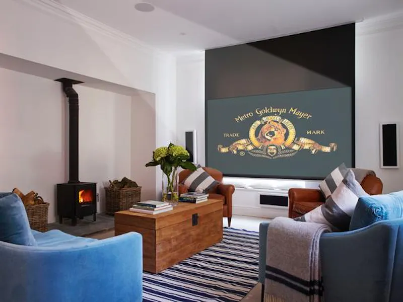 Fireplace at Shoot and stay Salcombe home, E416 (photo 11)