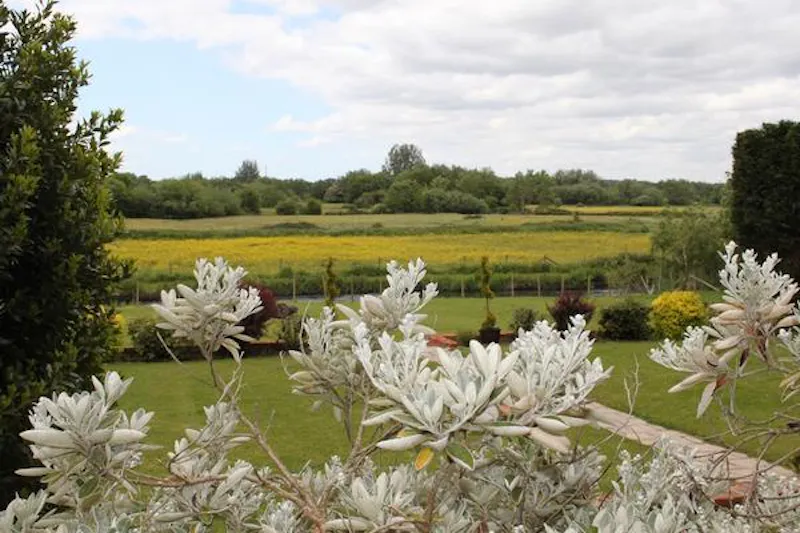 Countryside at Country house in Nursling , B1682 (photo 32)