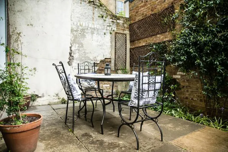 Garden at Ladbroke Grove garden flat, F1089 (photo 7)