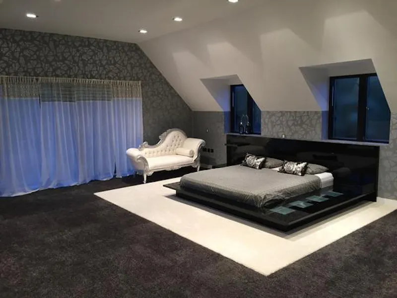 High tech Northampton home, D2221 (photo 25)