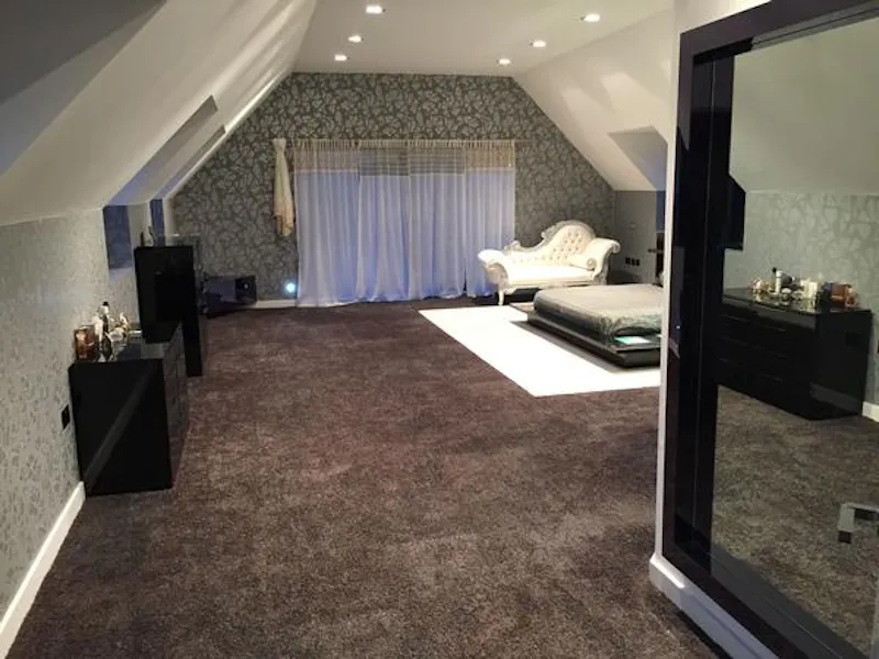 High tech Northampton home, D2221 (photo 29)