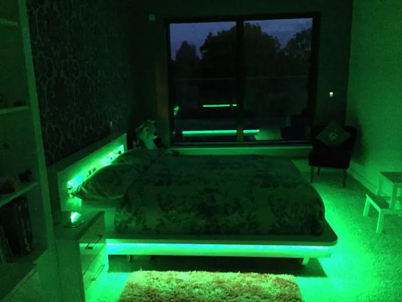 High tech Northampton home, D2221 (photo 46)