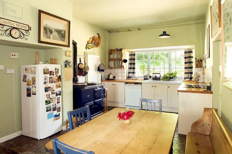 Kitchen at Rackenford County house, B1686 (photo 7)