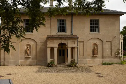 Immaculate Devizes country house, A1384