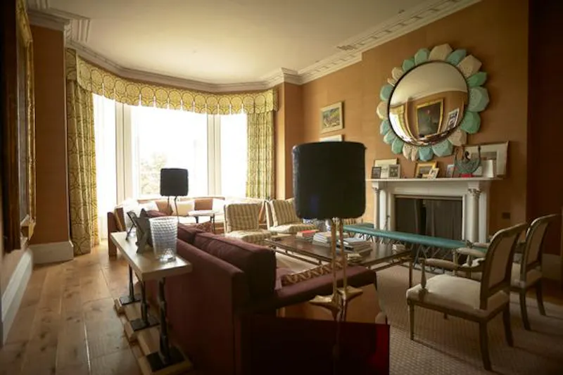 Drawing room at Immaculate Devizes country house, A1384 (photo 8)
