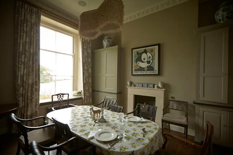 Dining room at Immaculate Devizes country house, A1384 (photo 9)