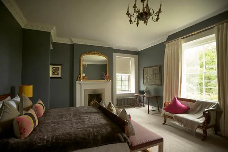 Bedroom at Immaculate Devizes country house, A1384 (photo 13)