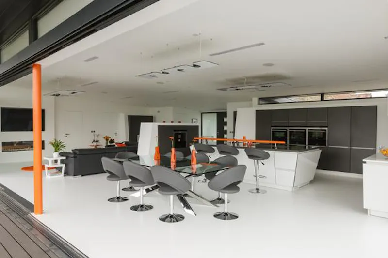 Dining room at Modern Arizona in Wellingborough, K403 (photo 4)
