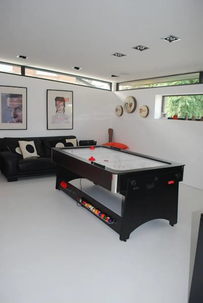 Games room at Modern Arizona in Wellingborough, K403 (photo 10)