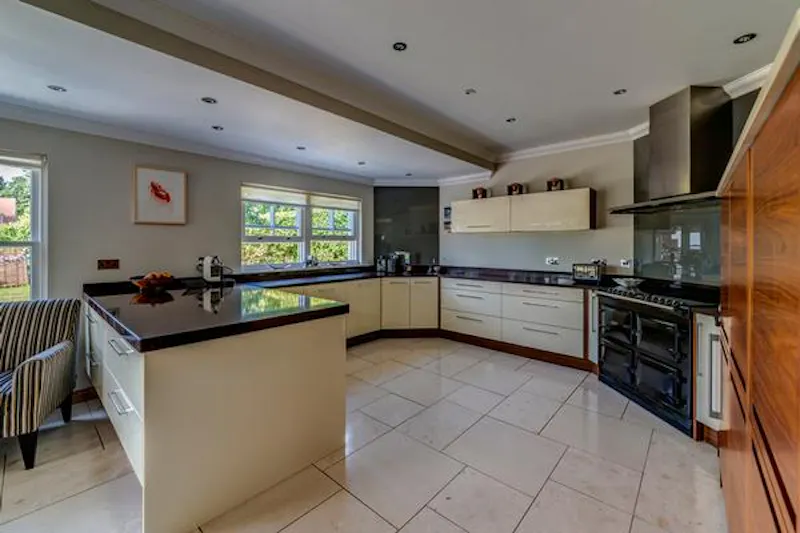 Kitchen at West Mersea beach house, D2222 (photo 3)