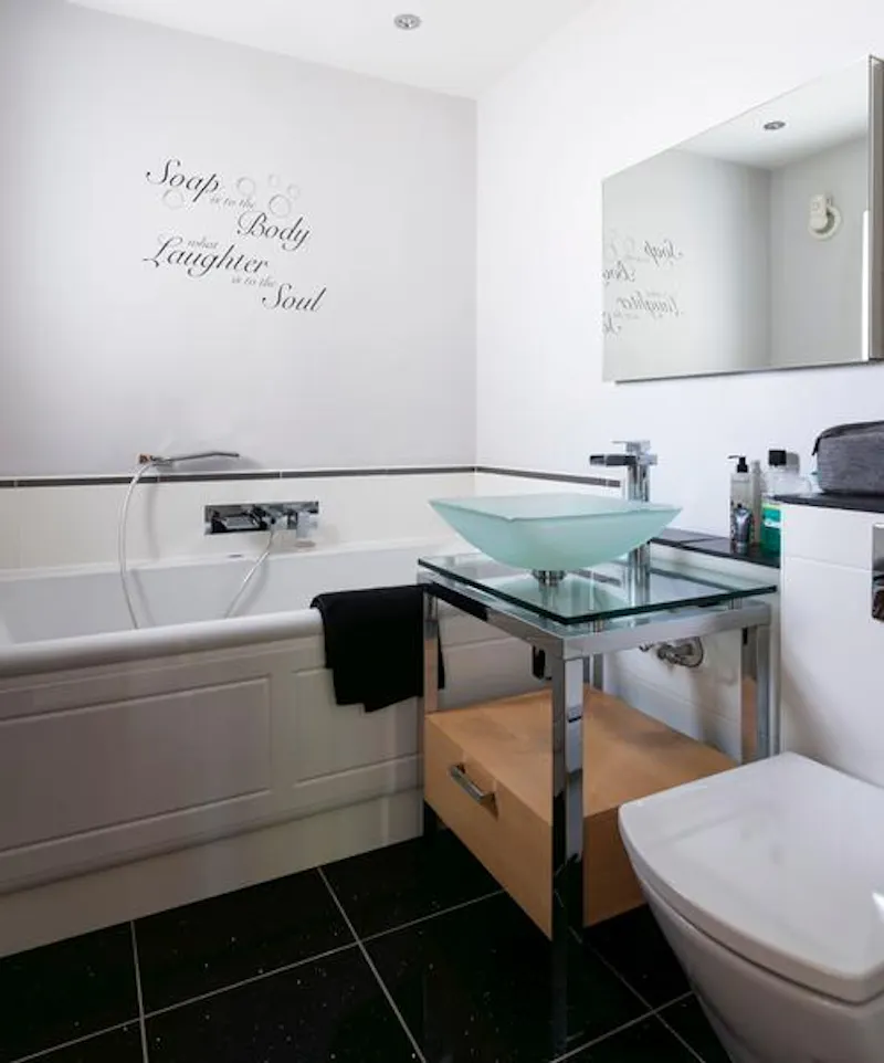 Bathroom at West Mersea beach house, D2222 (photo 11)