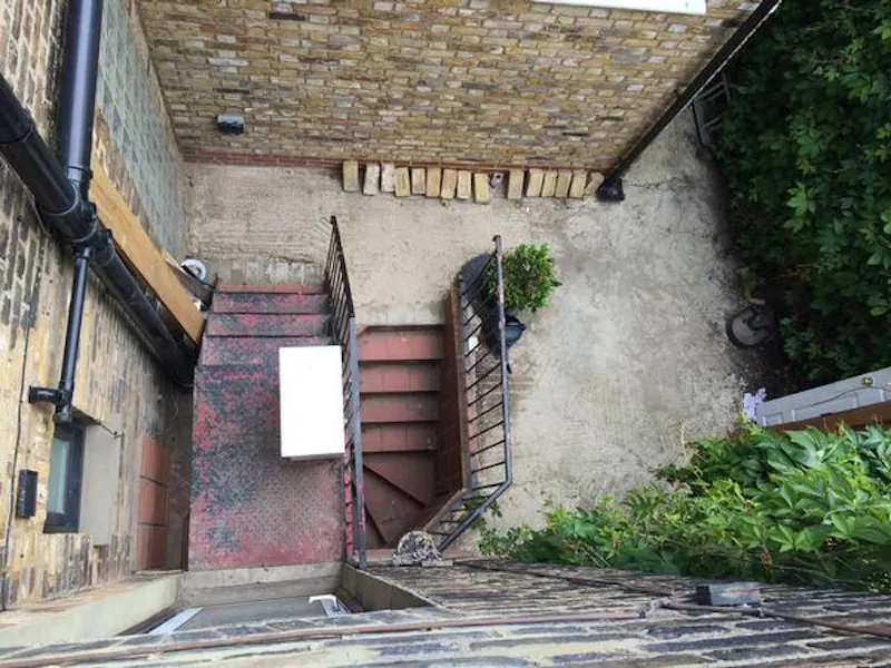 Staircase at Kensal Green vintage shop, SHOP28 (photo 9)