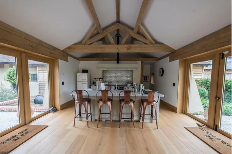 Beams at Film location D2257 in Hampshire (photo 5)