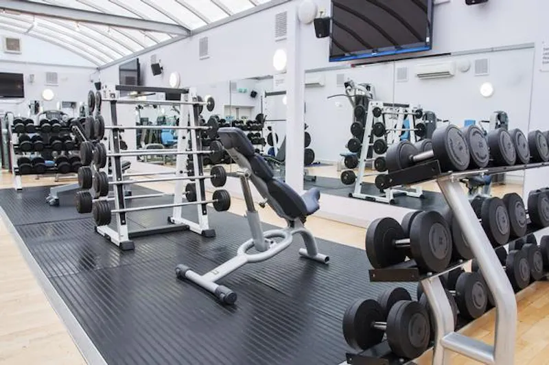 Barons Court gym, Q109 (photo 9)