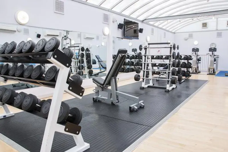 Barons Court gym, Q109 (photo 14)