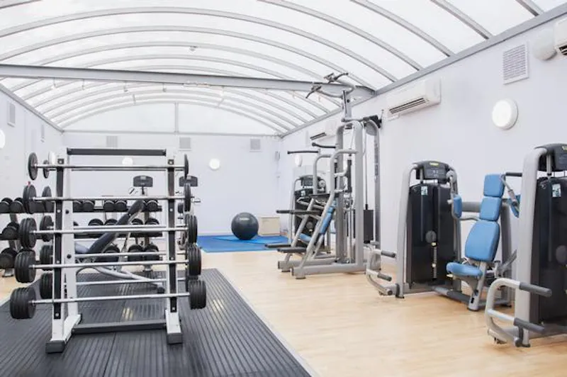 Barons Court gym, Q109 (photo 19)