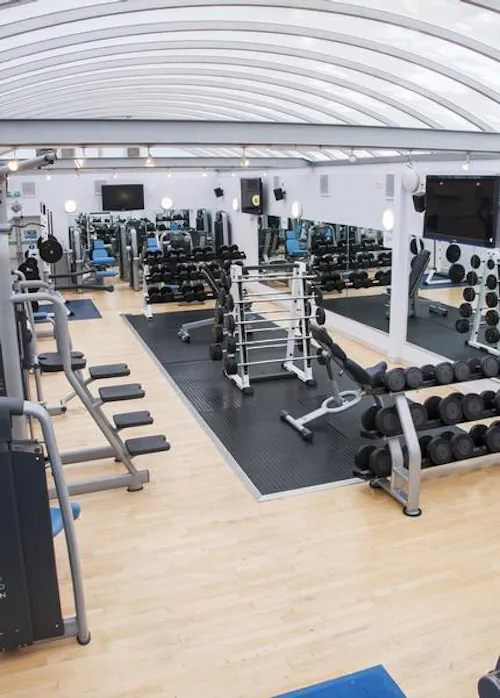 Barons Court gym, Q109