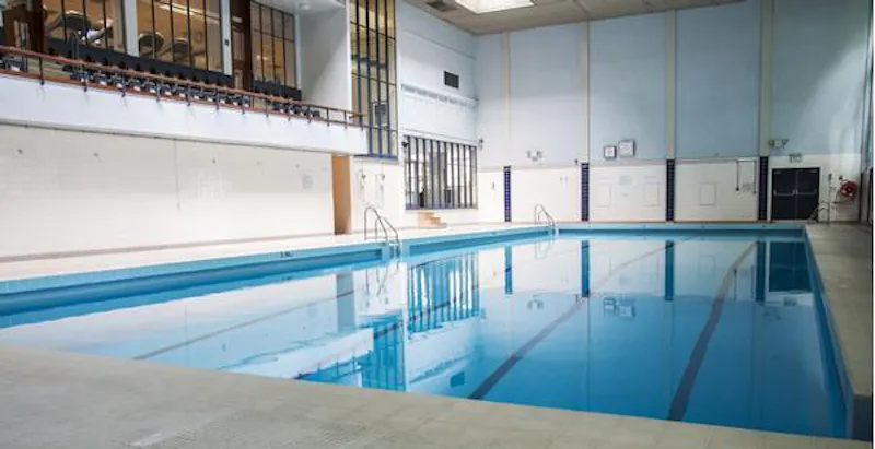 Barons Court gym, Q109 (photo 35)