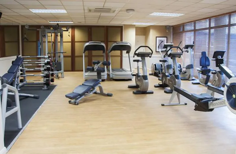 Barons Court gym, Q109 (photo 44)