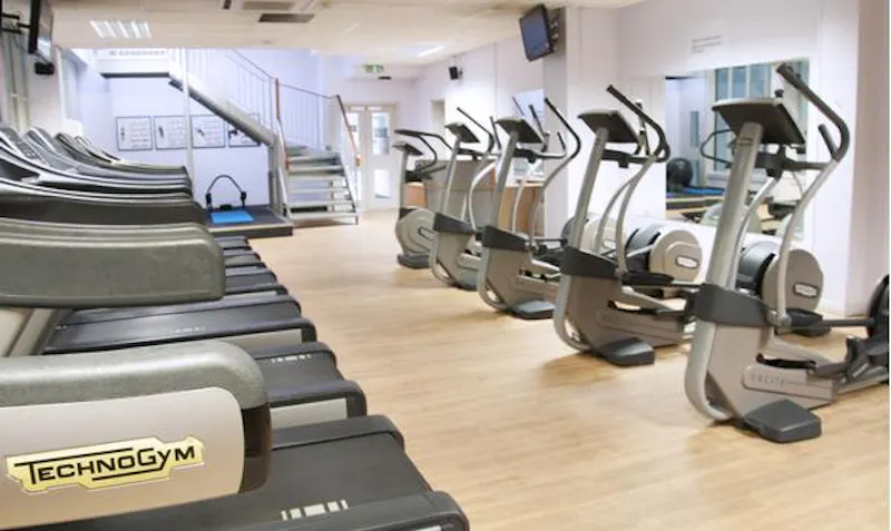 Barons Court gym, Q109 (photo 49)