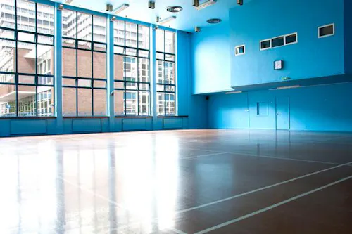 Barons Court gym, Q109