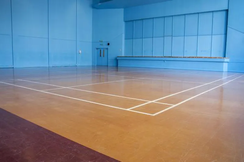 Barons Court gym, Q109 (photo 26)