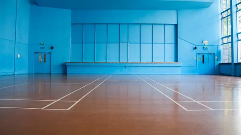 Barons Court gym, Q109 (photo 27)