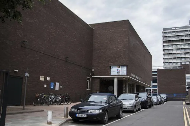 Barons Court gym, Q109 (photo 65)