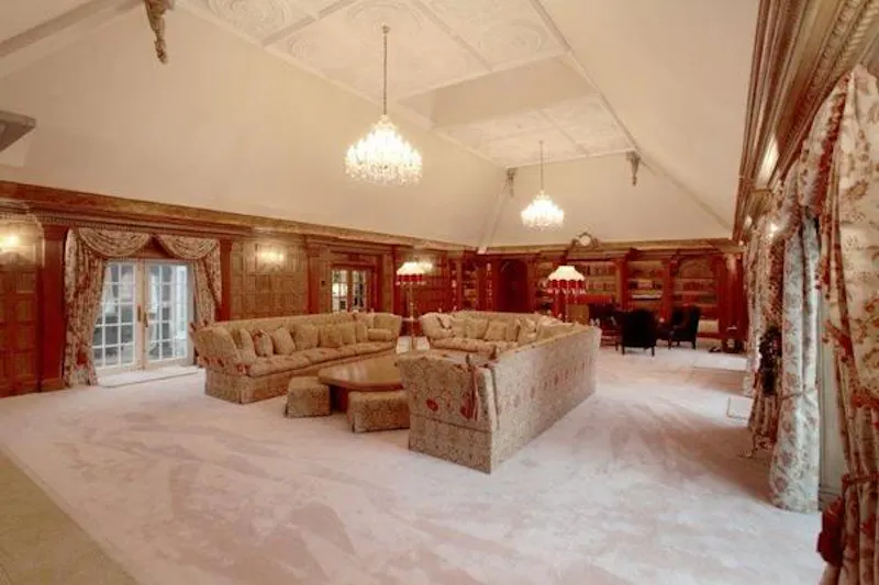 Panelling at Modern mansion near Warrington, D2223 (photo 16)