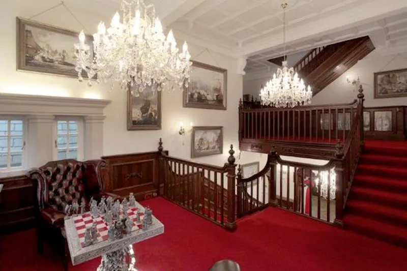 Staircase at Modern mansion near Warrington, D2223 (photo 23)