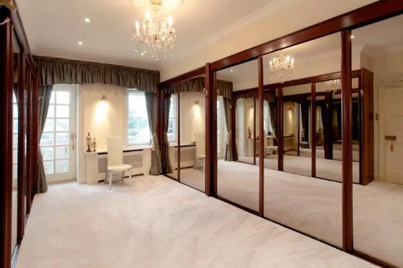 Dressing room at Modern mansion near Warrington, D2223 (photo 27)