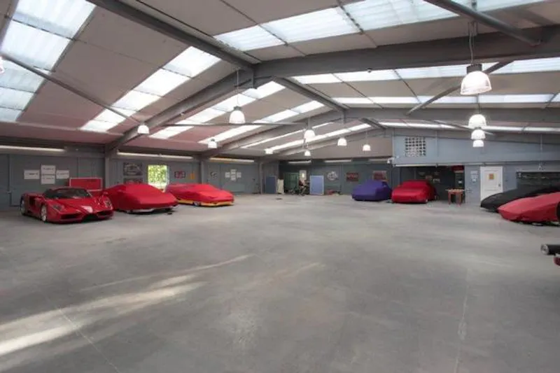Garage at Modern mansion near Warrington, D2223 (photo 39)