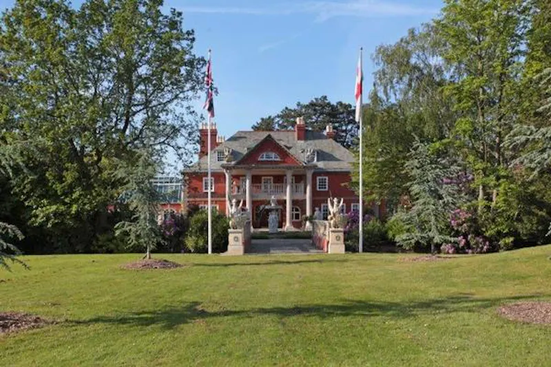 Modern mansion near Warrington, D2223 (photo 45)