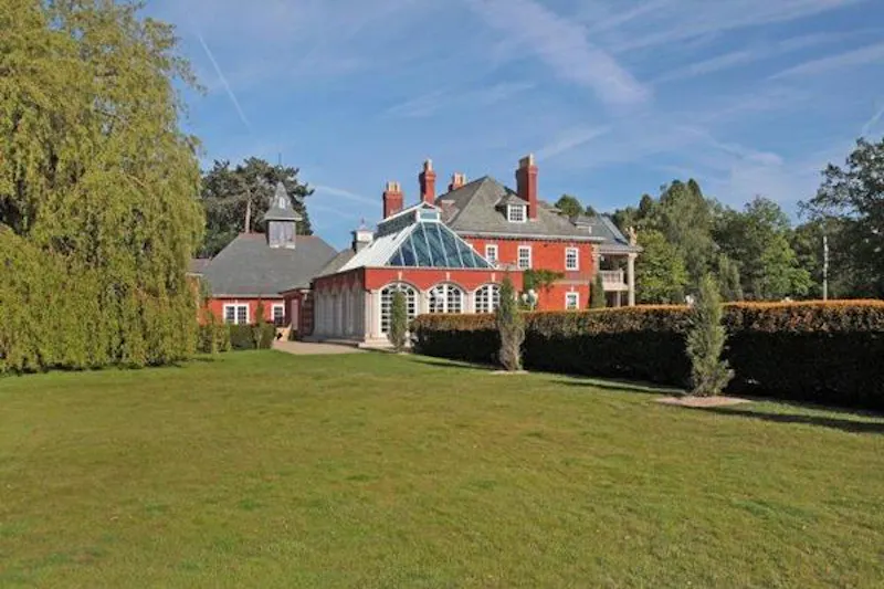 Modern mansion near Warrington, D2223 (photo 49)