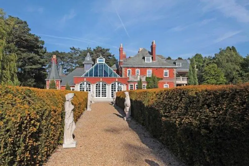 Modern mansion near Warrington, D2223 (photo 50)